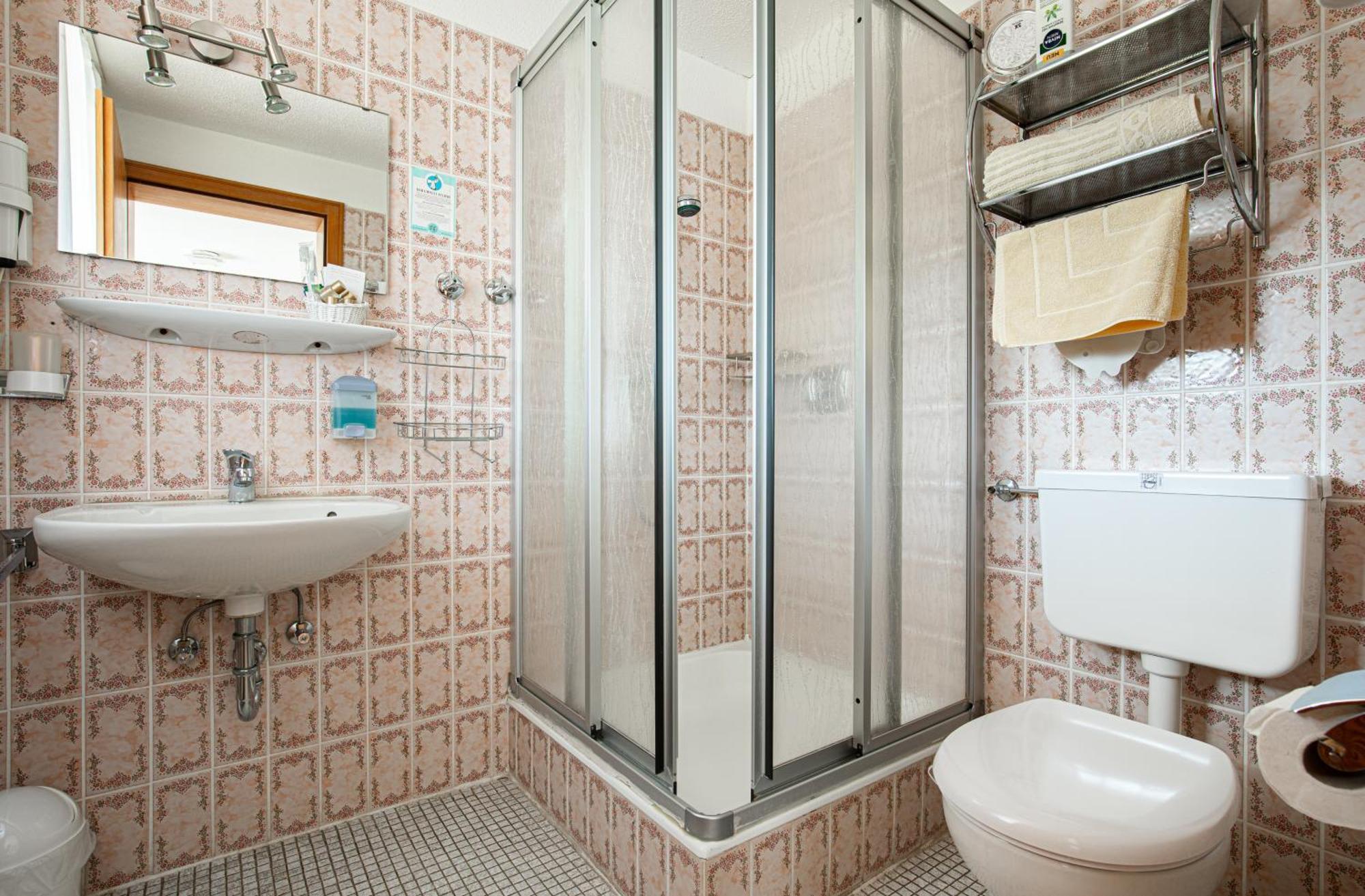 Auerhahn Bed And Breakfast - Black Forest - Waldhotel Eisenbach  Buitenkant foto